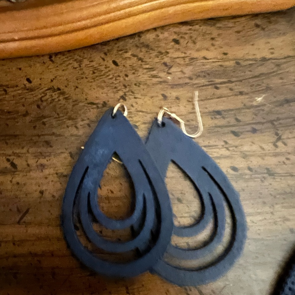 Earrings never worn